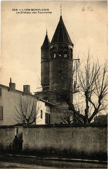 CIL Monplaisir - Histoire : Château des Tournelles