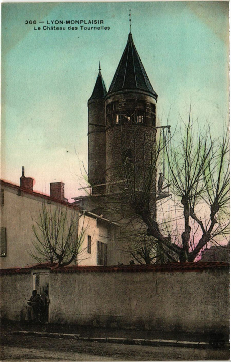 CIL Monplaisir - Histoire : Château des Tournelles