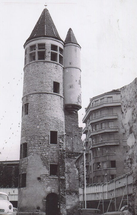 CIL Monplaisir - Histoire : Château des Tournelles