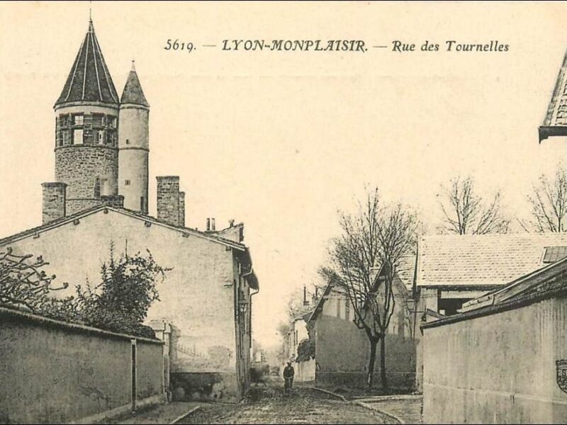 CIL Monplaisir - Histoire : Château des Tournelles