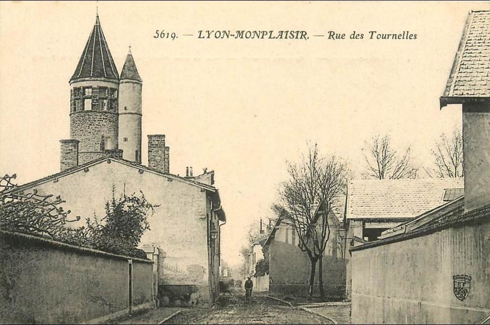 CIL Monplaisir - Histoire : Château des Tournelles